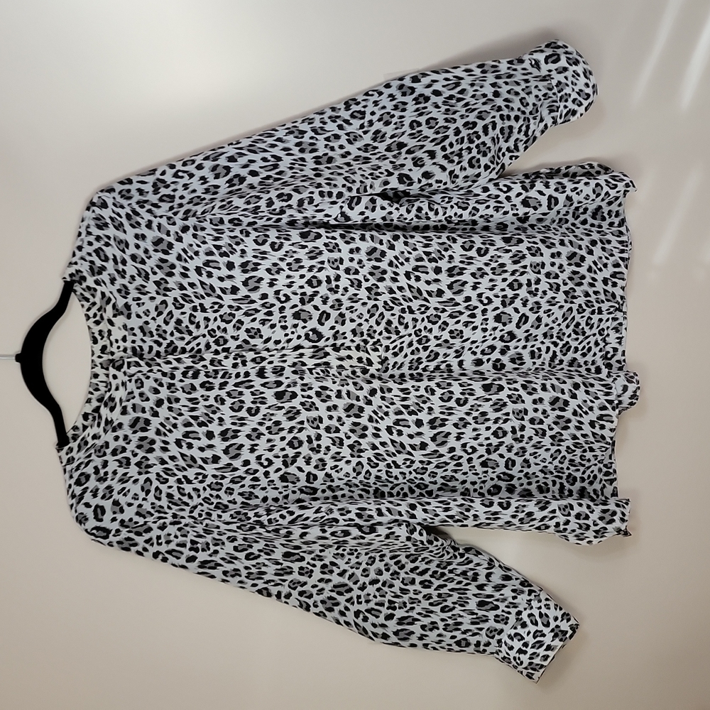 Apt 9 3/4 Zip Down Blouse